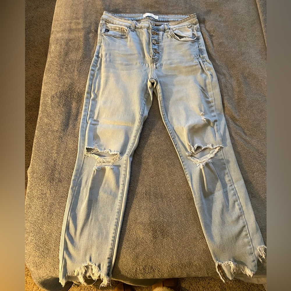 Women’s size 13(30) button fly KanCan jeans in excellent condition!